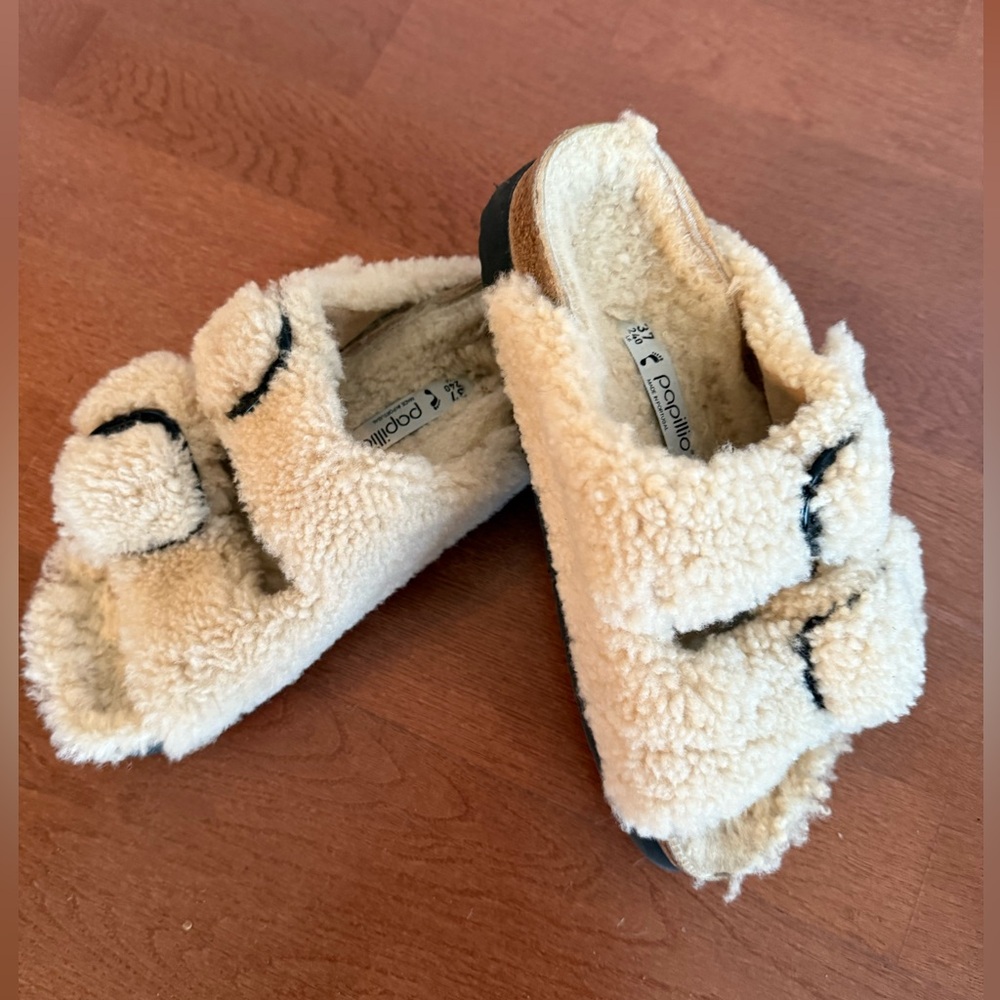 Papillio, by Birkenstock, Arizona Big Buckle Shearling Slide, Size: 37.